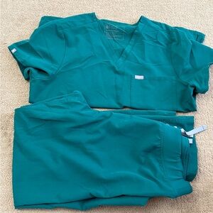 Figs Hunger Green Scrub Set